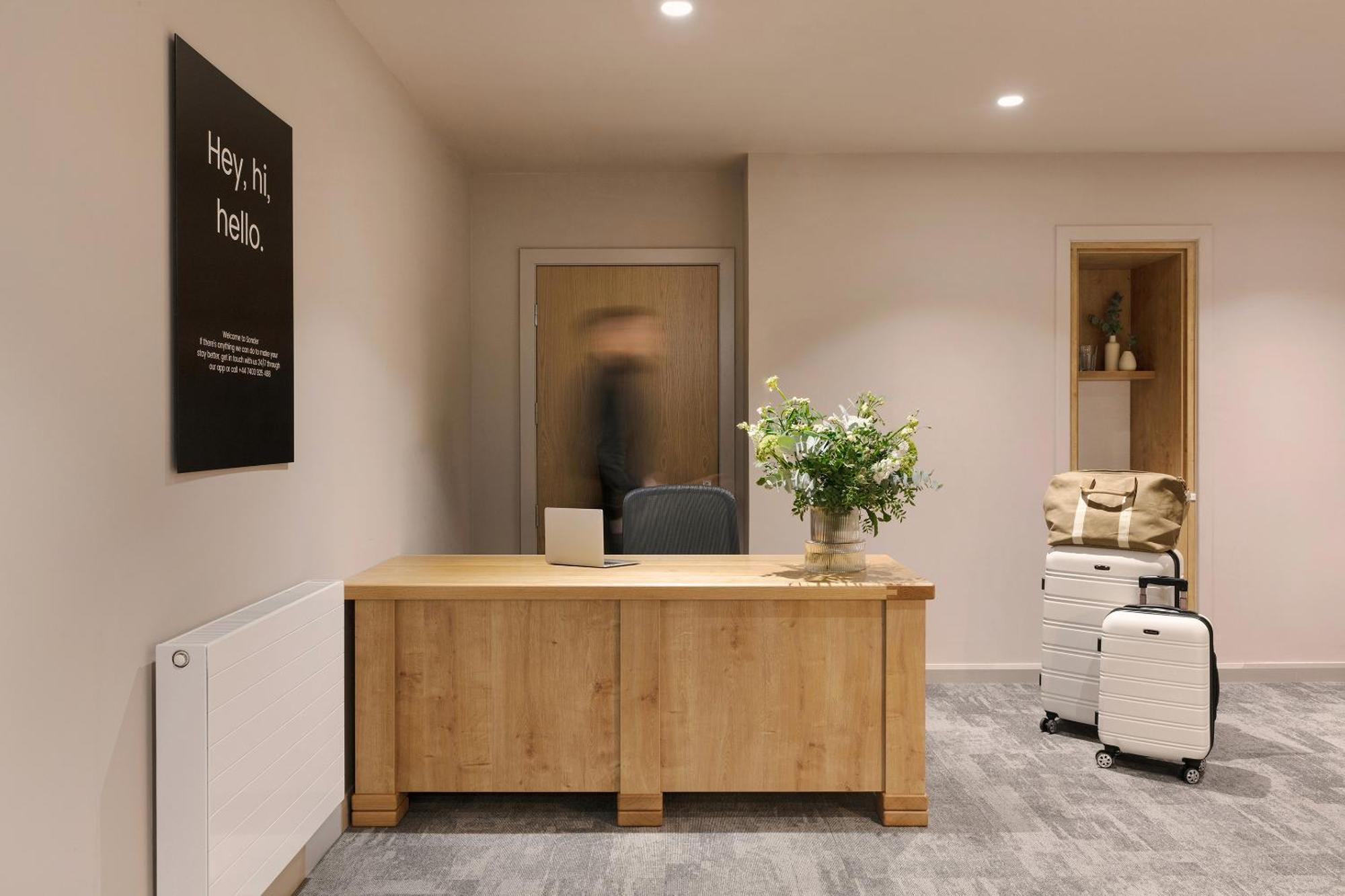 The Teacher, Sonder Apartments By Marriott Bonvoy Glasgow Exterior photo