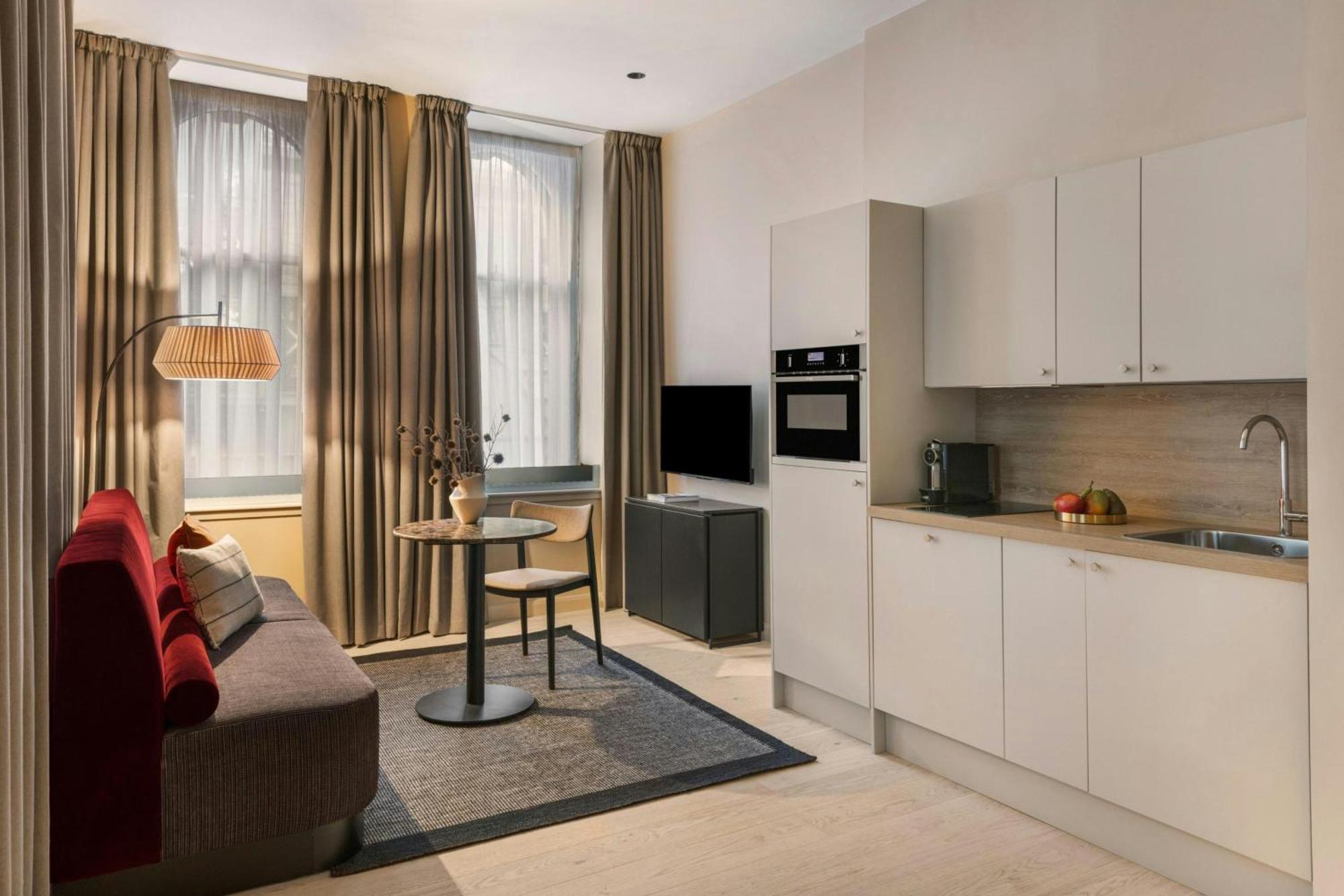 The Teacher, Sonder Apartments By Marriott Bonvoy Glasgow Exterior photo